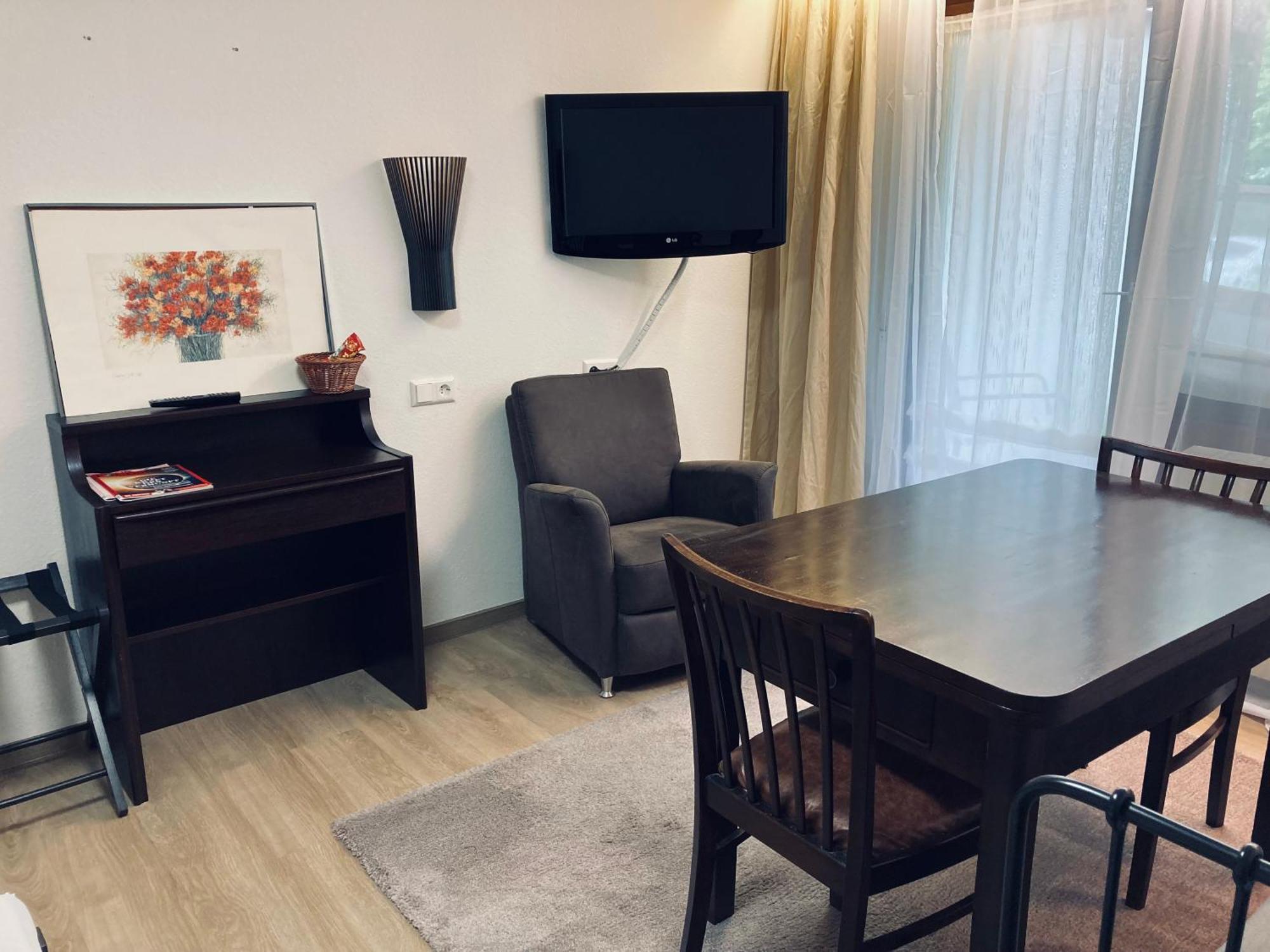 Free Apartment - Ermstal Бад-Урах Екстер'єр фото