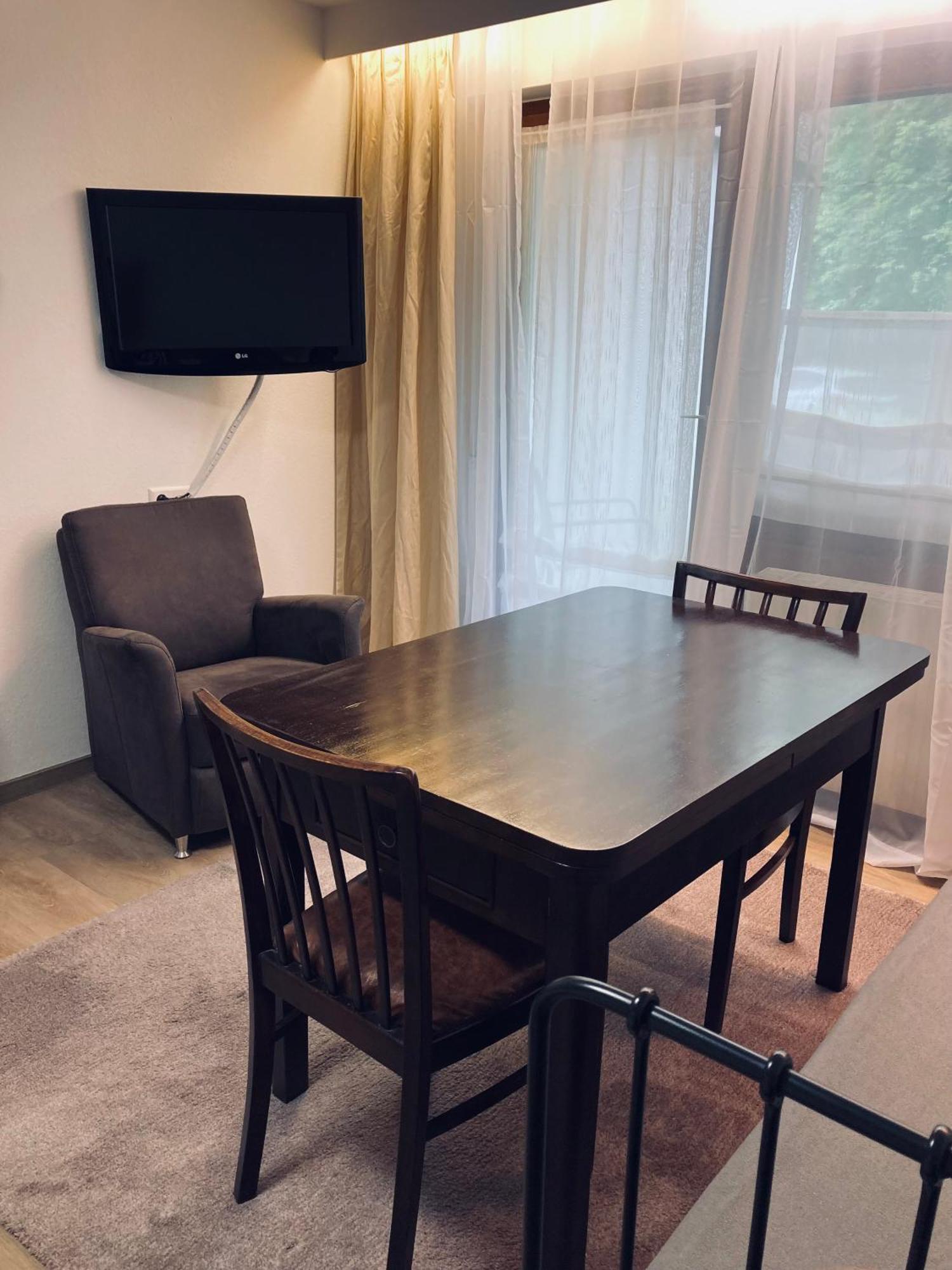 Free Apartment - Ermstal Бад-Урах Екстер'єр фото